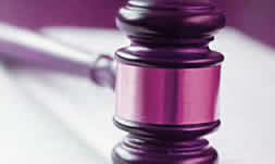 出租人国有土地使用权被政府部门收回影响经营，承租人能否作为利害关系人提起行政复议或诉讼？