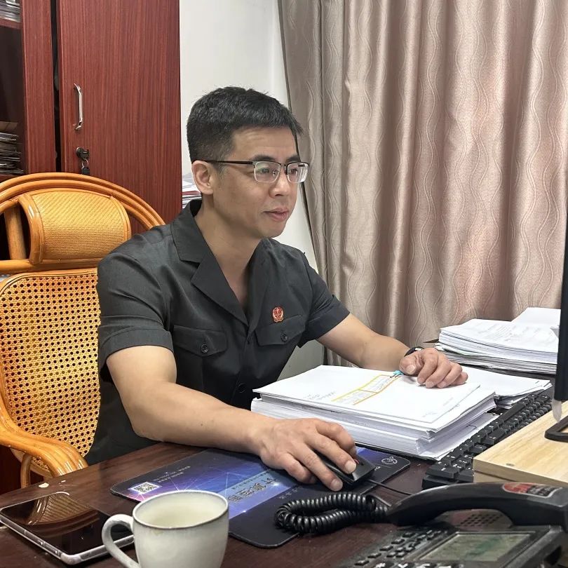 业主停车不交费，物业可以锁车吗？