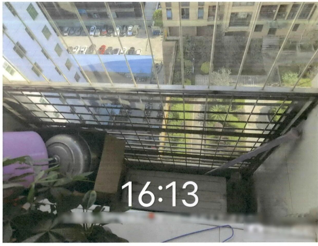 阳台外空调机位归谁?邻居阻拦装空调咋维权?